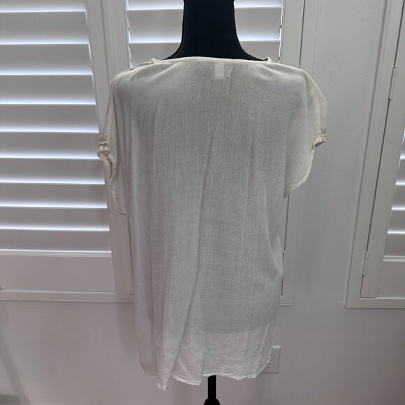 Cream Top w/ Gold Embroidery (M) - Picture 2 of 4